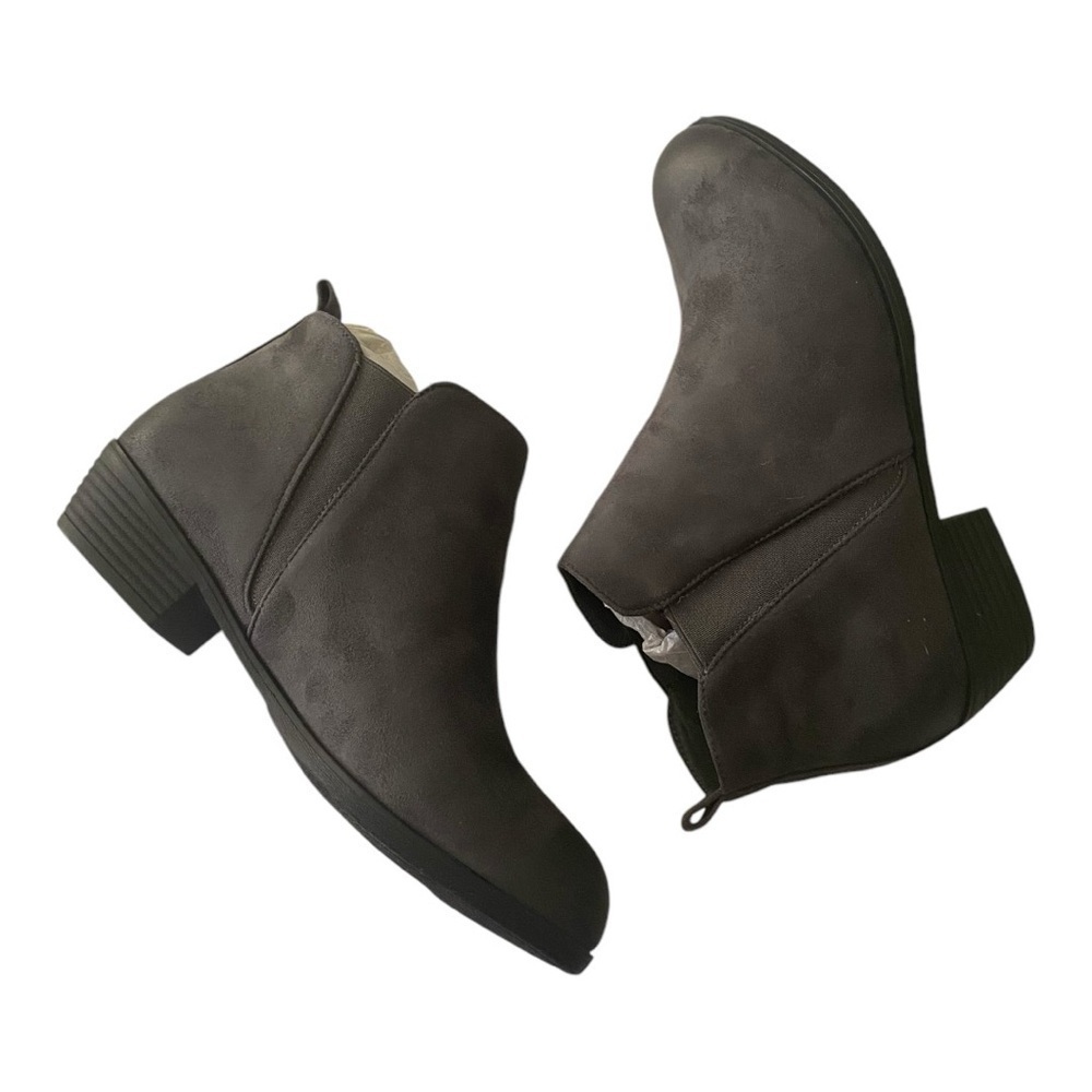 NWT-PIERRE DUMAS-GRAY ANKLE BOOTS-SIZE 8.5